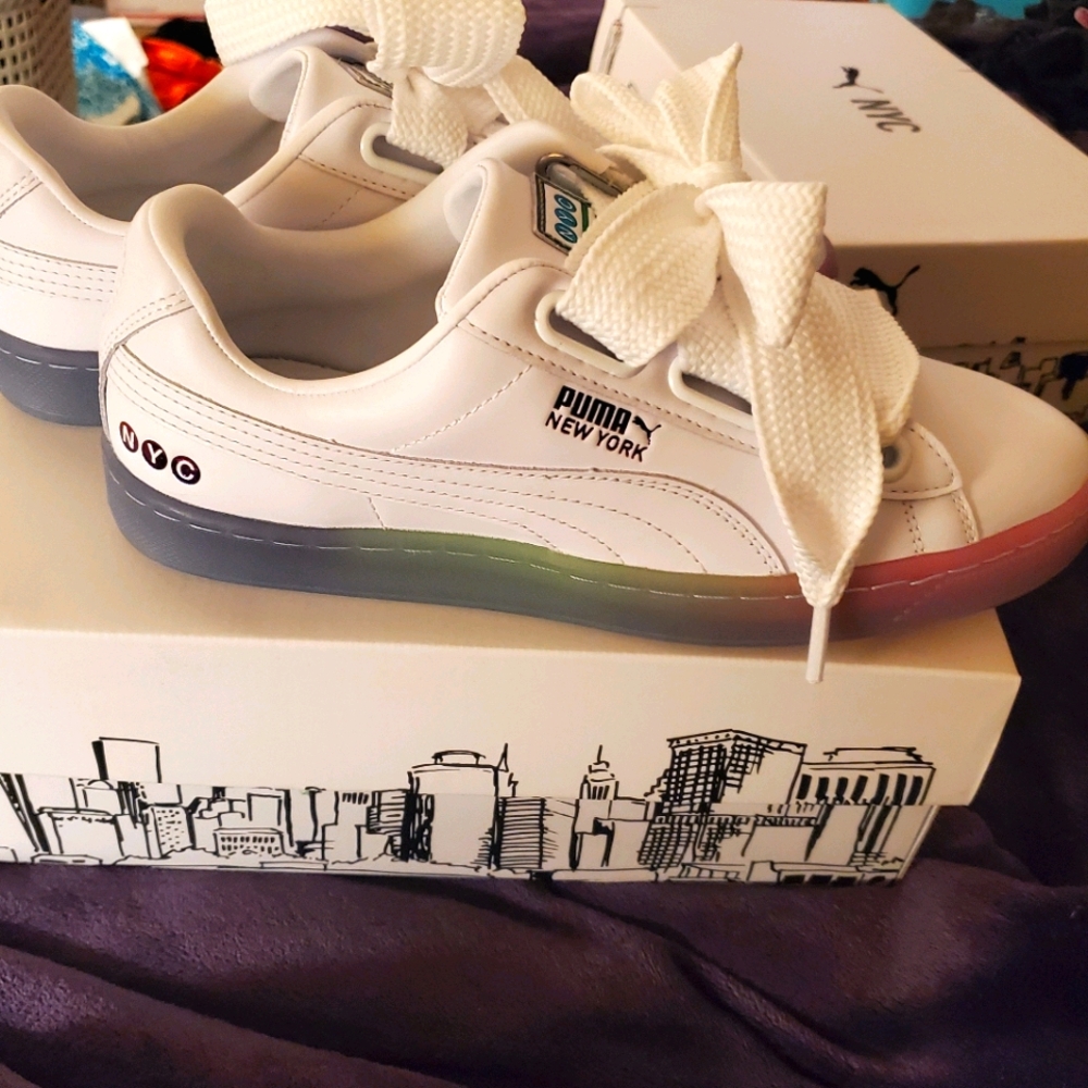 Sneakers